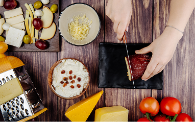 Fondue ou raclette traiteur : comparatif pour choisir